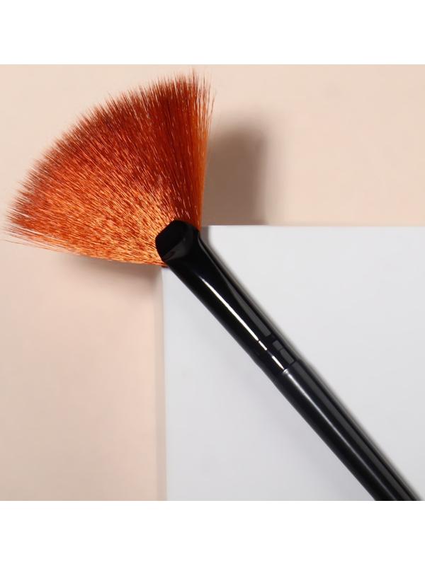 Кисть для макияжа, веерная, 16,5 ( +/- 1) см, цвет чёрный