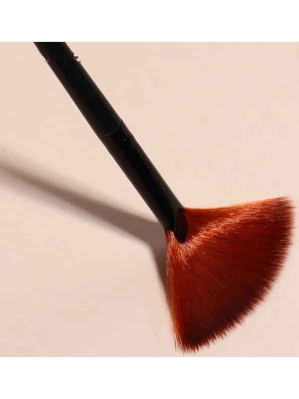 Кисть для макияжа, веерная, 16,5 ( +/- 1) см, цвет чёрный