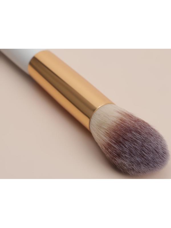 Кисть для макияжа «White», 18 см, цвет белый