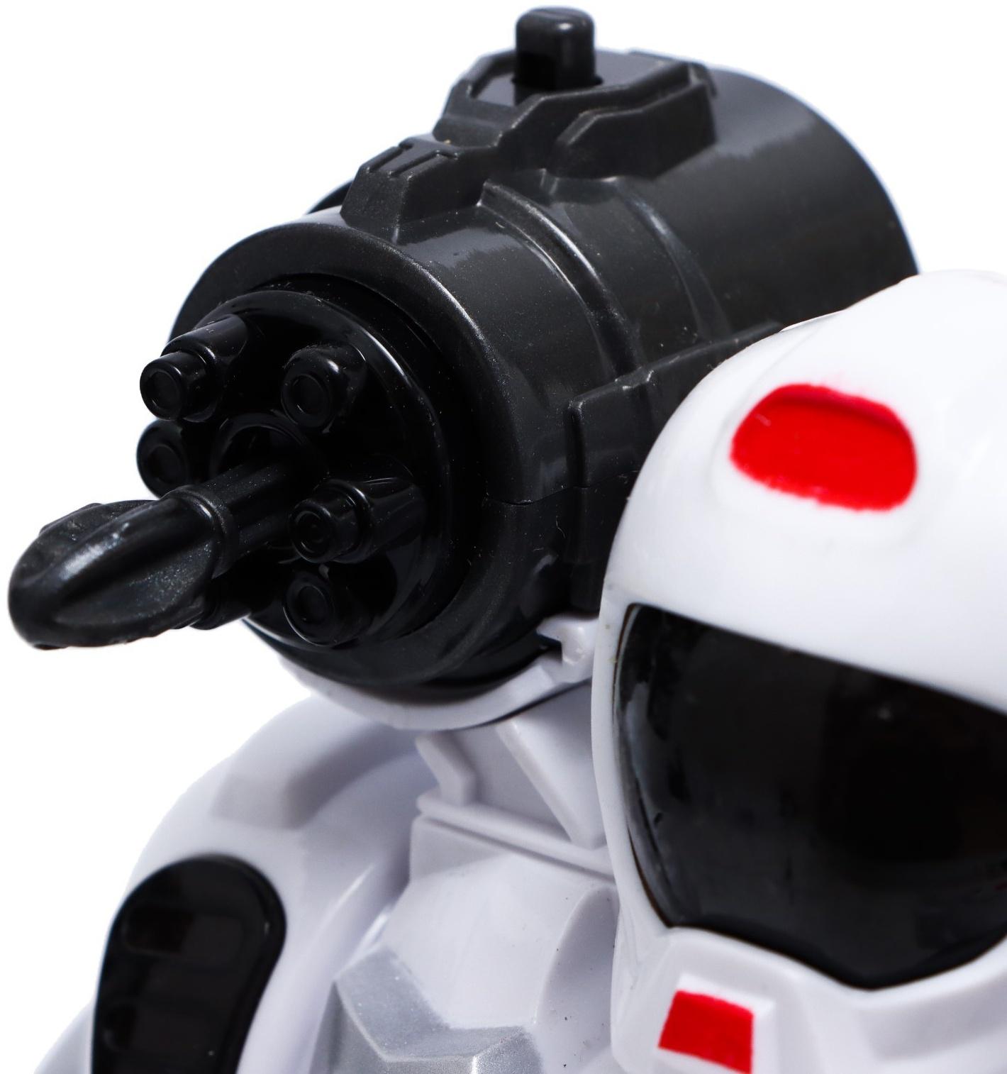 Робот «Герой», световые и звуковые эффекты, работает от батареек, цвет красный