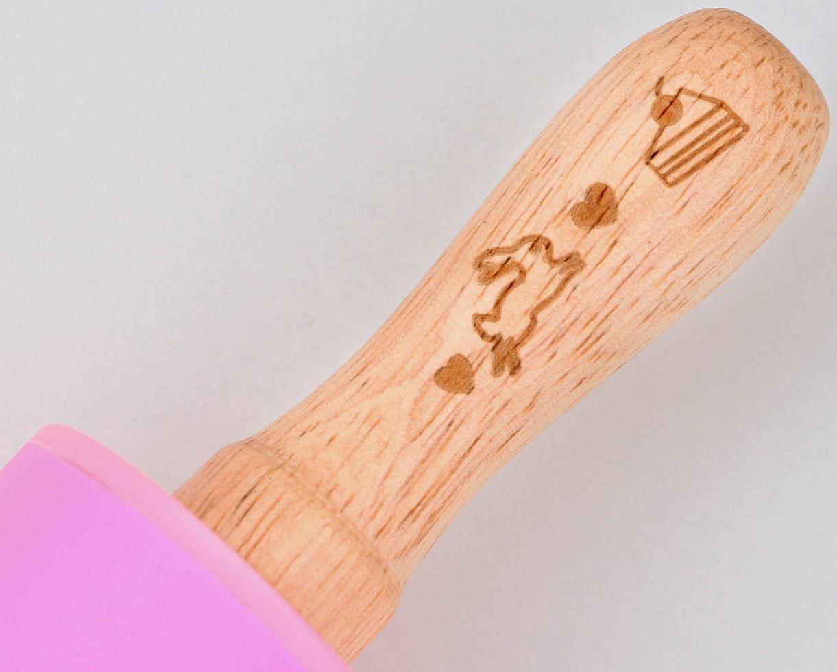 Скалка «Зайки», 31 х 4 см, силикон, дерево, цвет розовый