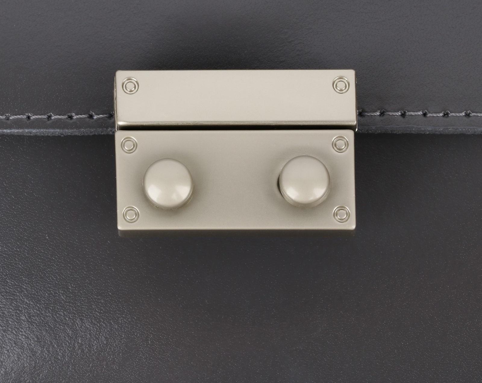 Застёжка для сумки, 4 × 2,8 см, цвет жемчужный серебряный