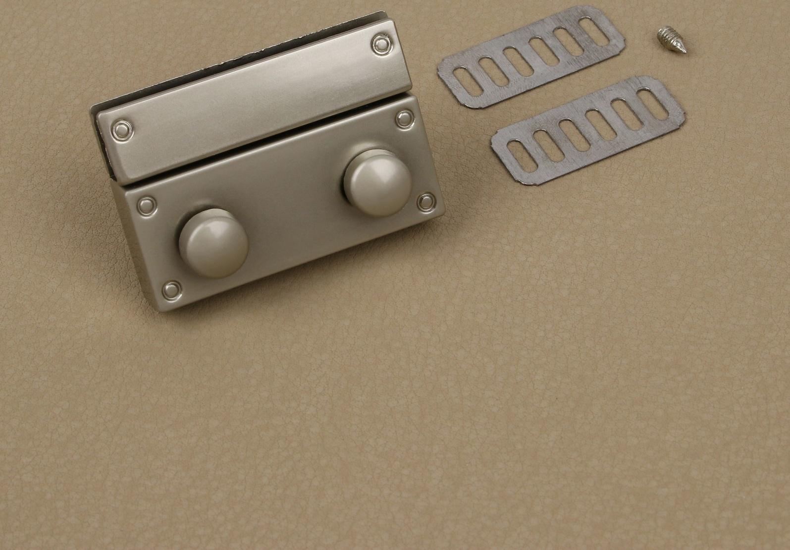 Застёжка для сумки, 4 × 2,8 см, цвет жемчужный серебряный