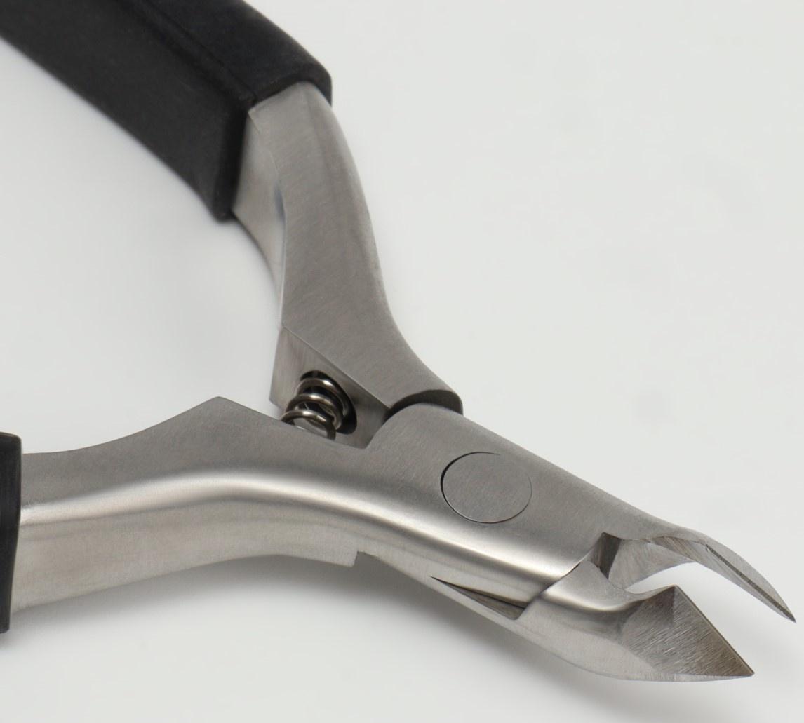 Кусачки педикюрные «Premium», скрытая пружина, 11,5 см, длина лезвия - 6 мм, цвет серебристый/чёрный