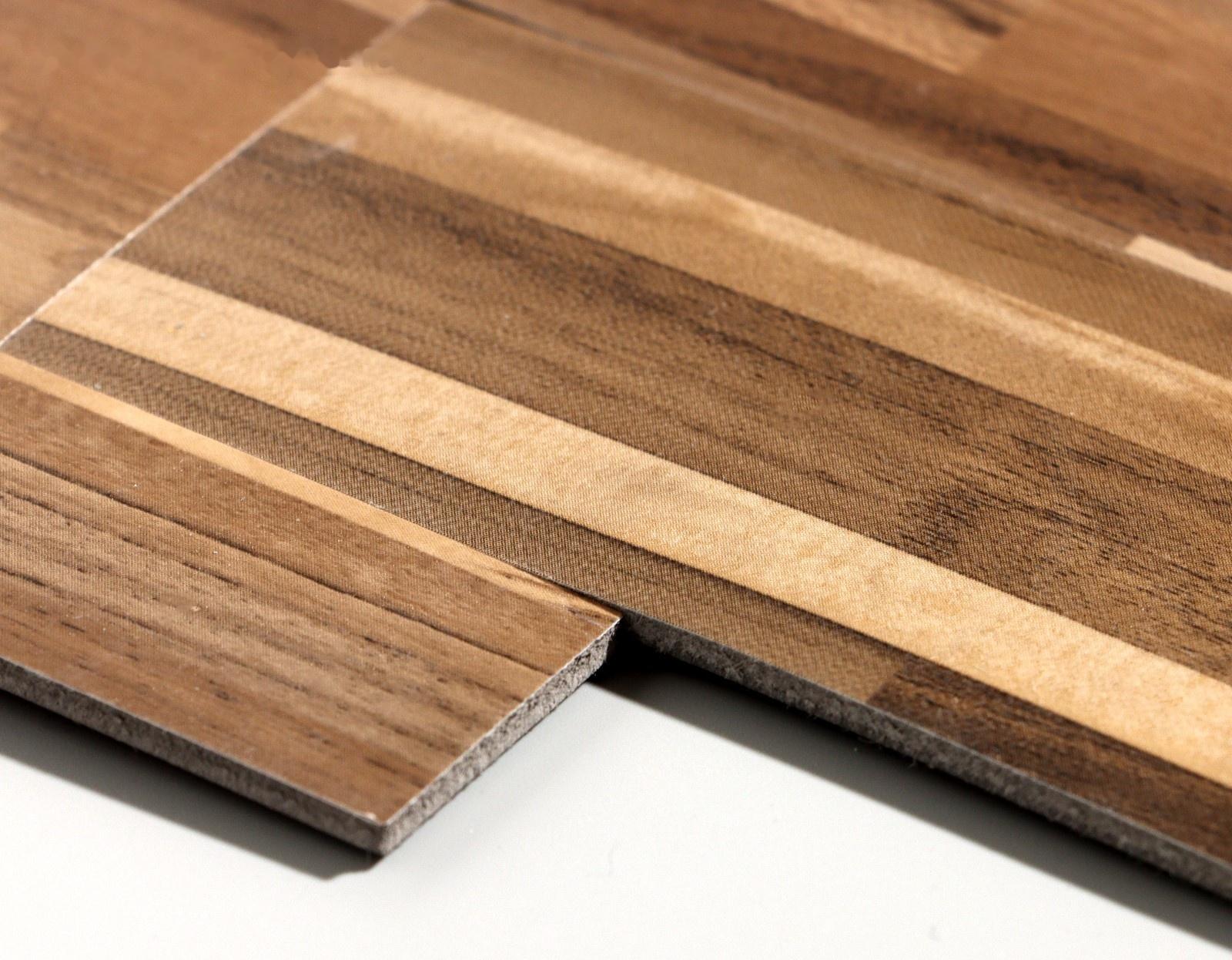 Панель самоклеящаяся 35*29см ламинат