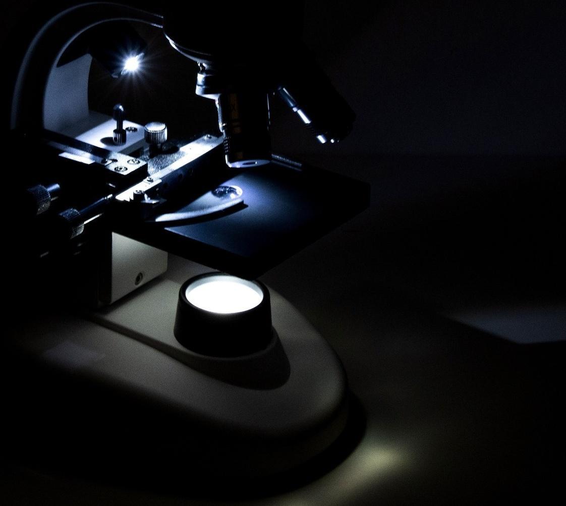 Микроскоп лабораторный кратность 40,100,400, подсветка