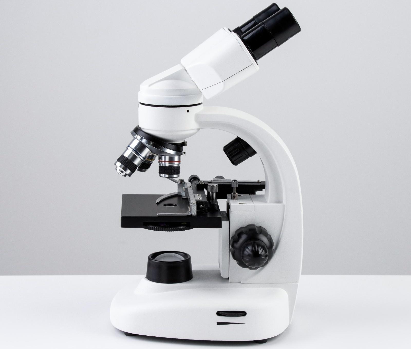 Микроскоп лабораторный кратность 40,100,400, подсветка