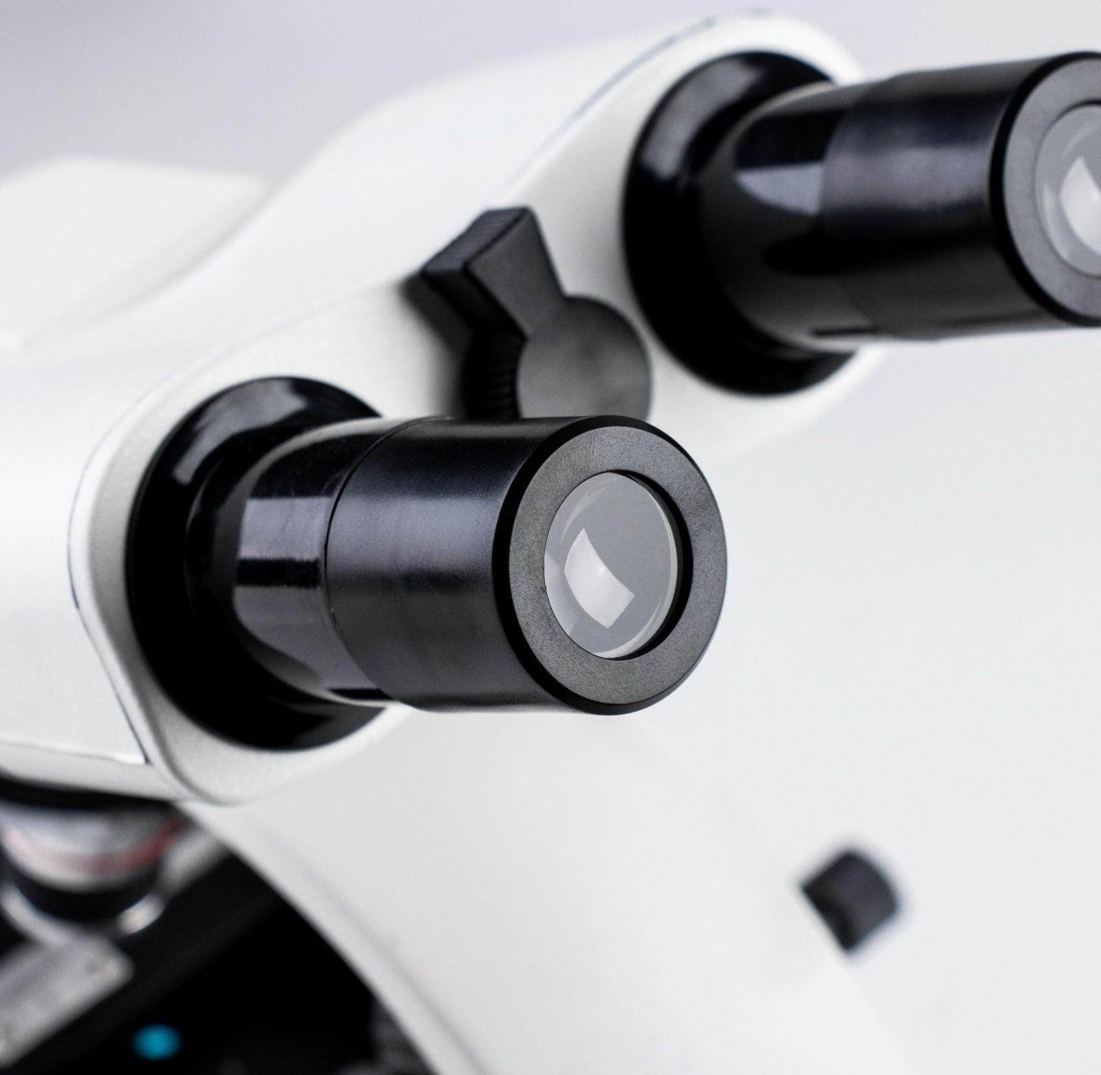 Микроскоп лабораторный кратность 40,100,400, подсветка