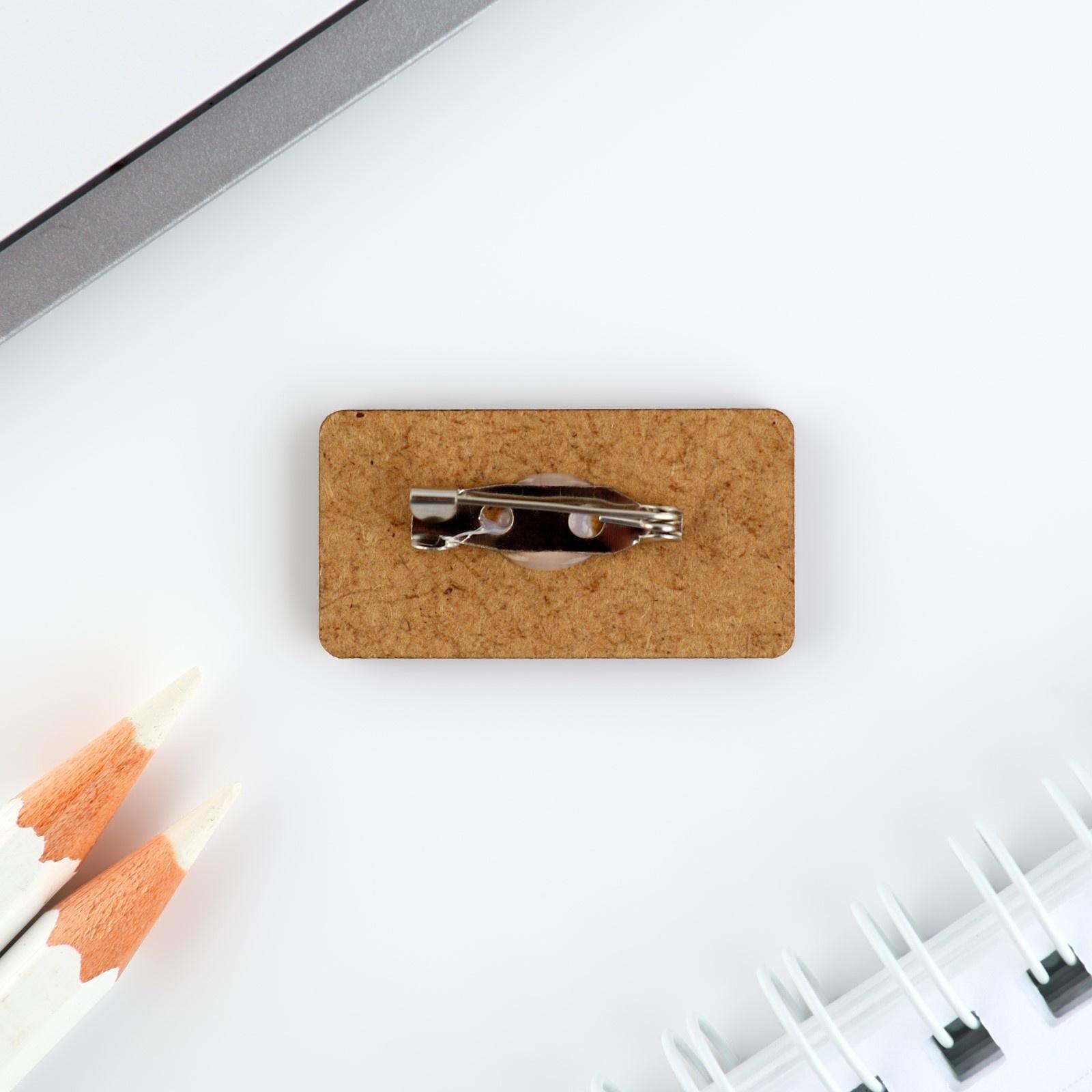 Деревянный значок гороскоп 