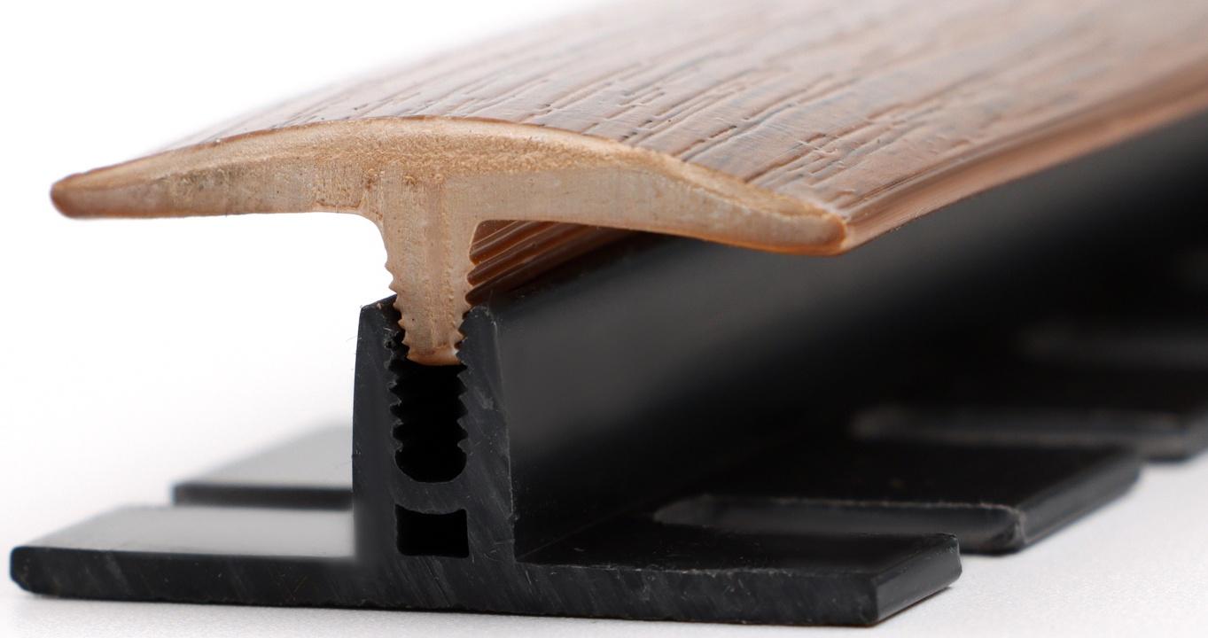 Гибкий порог с крепежом SmartProfile BR 401 Орех neraco, 3 м