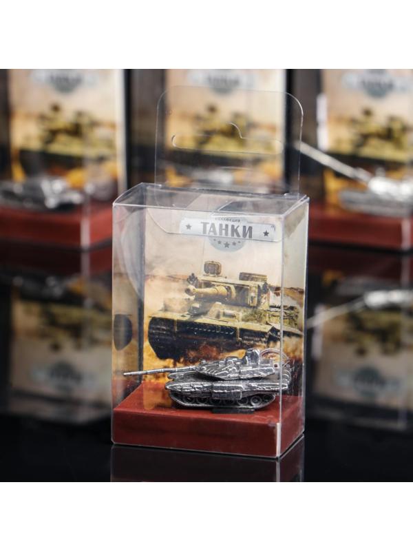 Оловянная фигурка 