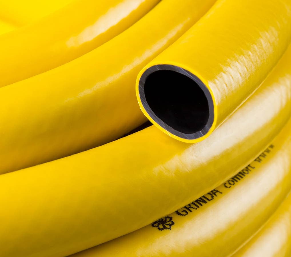 Поливочный шланг GRINDA Comfort 8-429003-3/4-25, 25 атм, трёхслойный, армированный / 3/4″, 25 м.