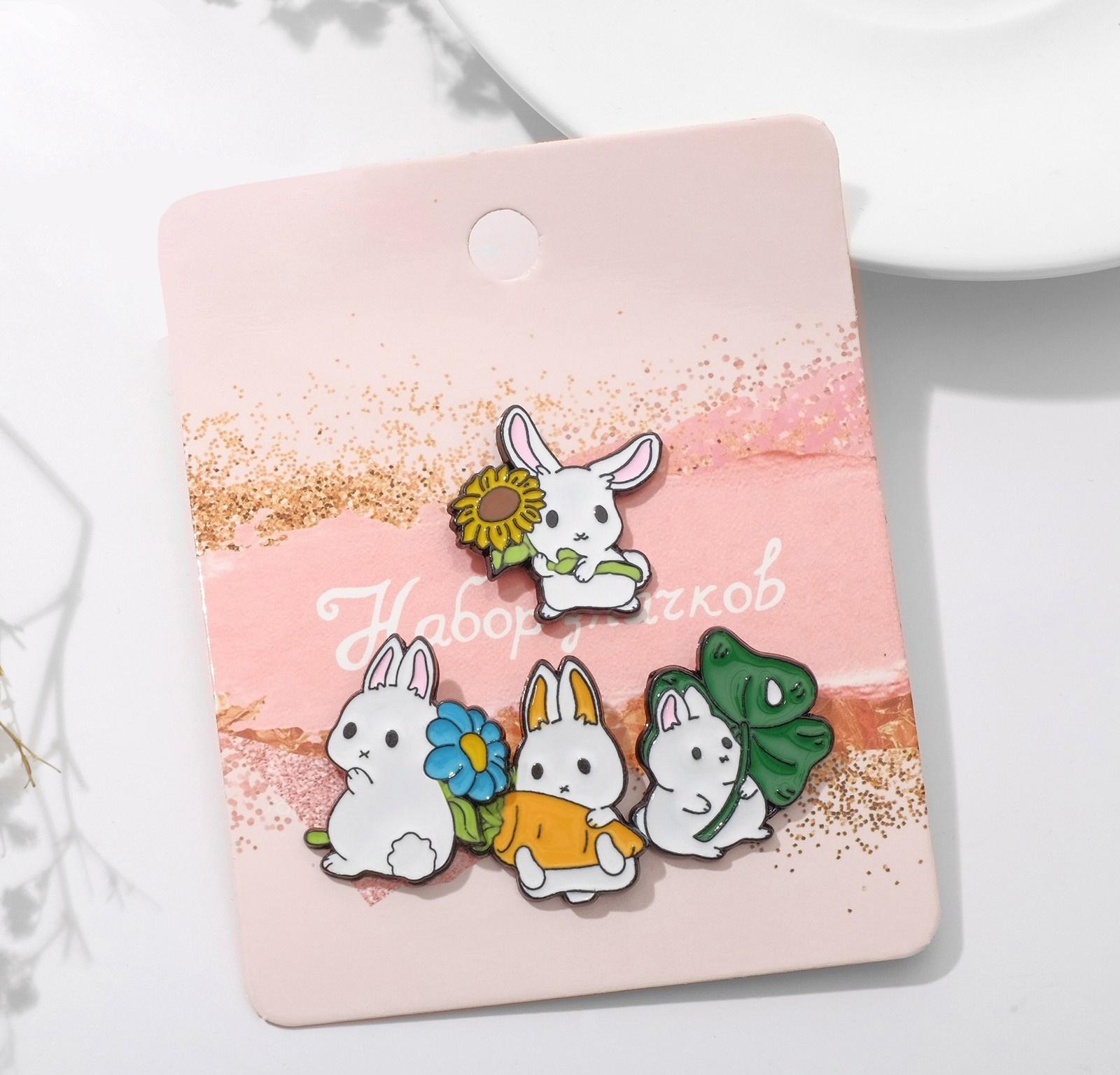 Набор значков (4шт) 