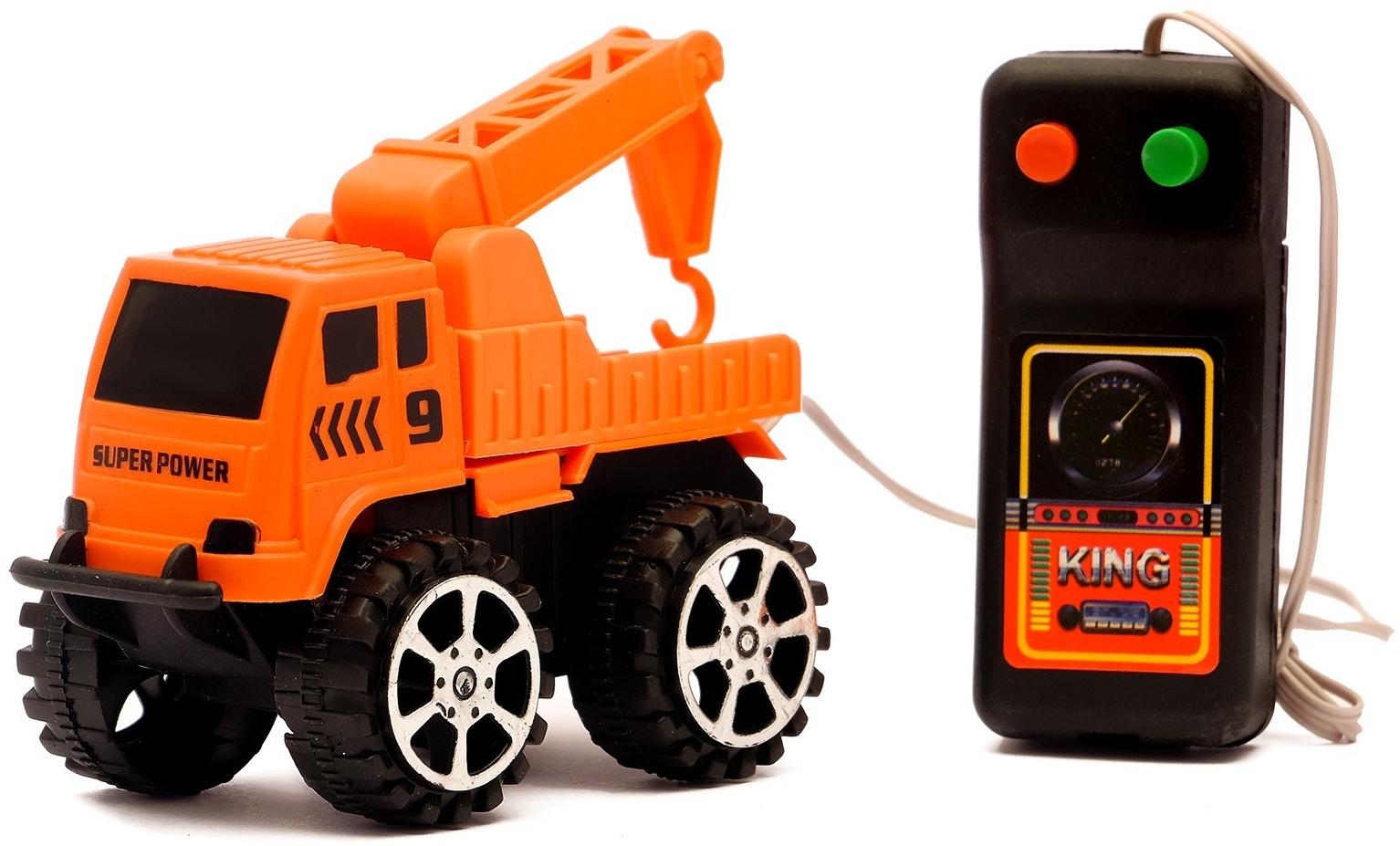 Машина «Стройтехника», на дист управлении, работает от батареек, в пакете