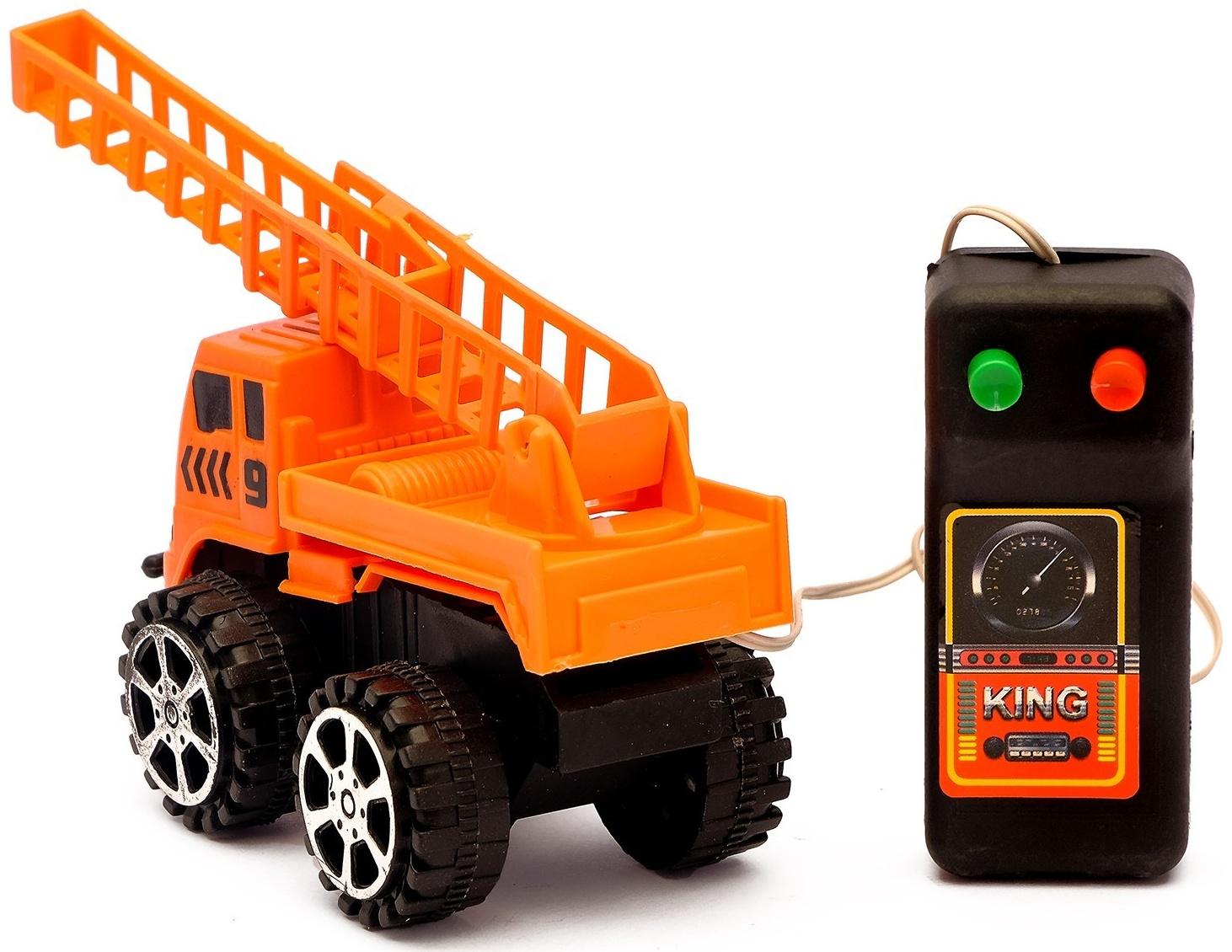 Машина «Стройтехника», на дист управлении, работает от батареек, в пакете