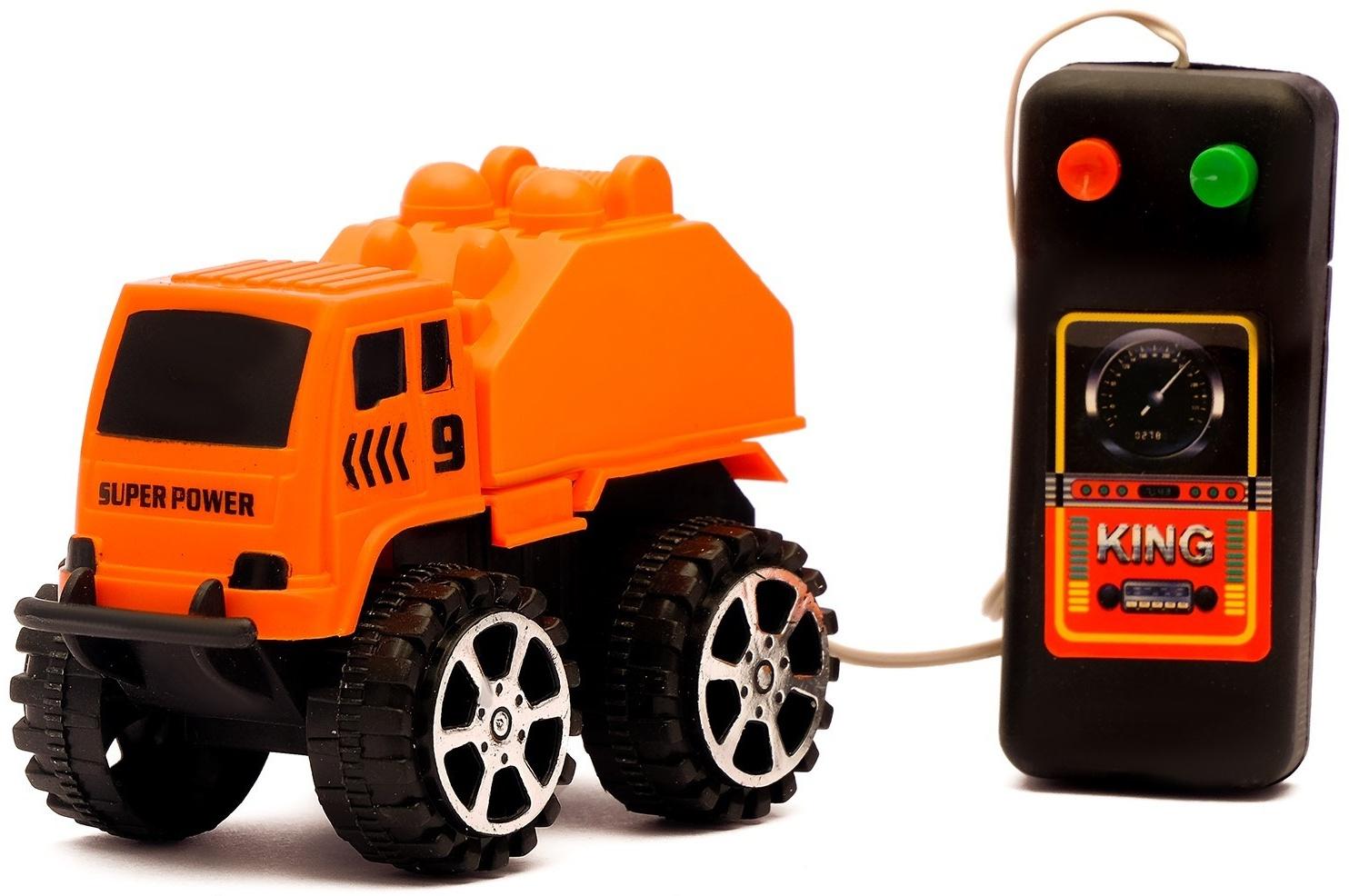 Машина «Стройтехника», на дист управлении, работает от батареек, в пакете