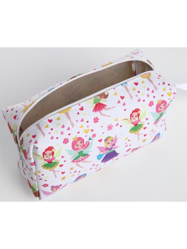 Косметичка на молнии, цвет белый