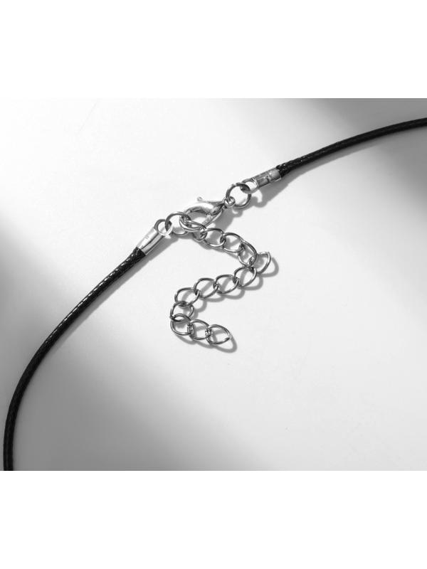 Кулон на шнурке 