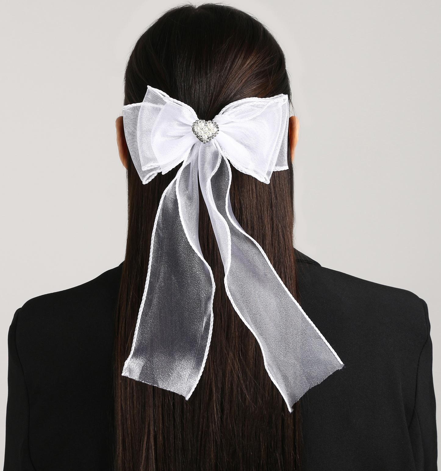 Карнавальный зажим «Бант» с декором-сердцем