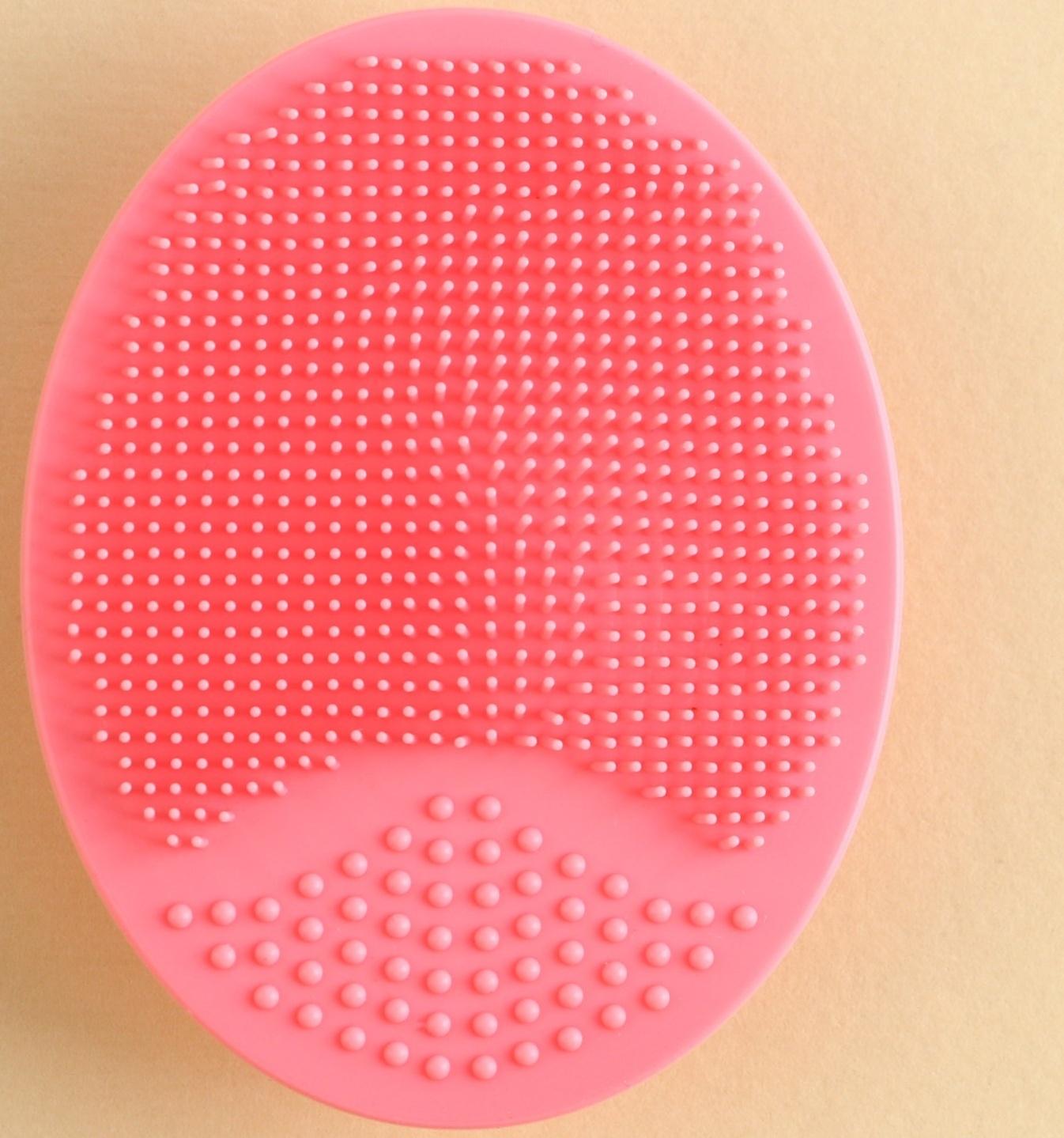 Силиконовый спонж для умывания в пакете 