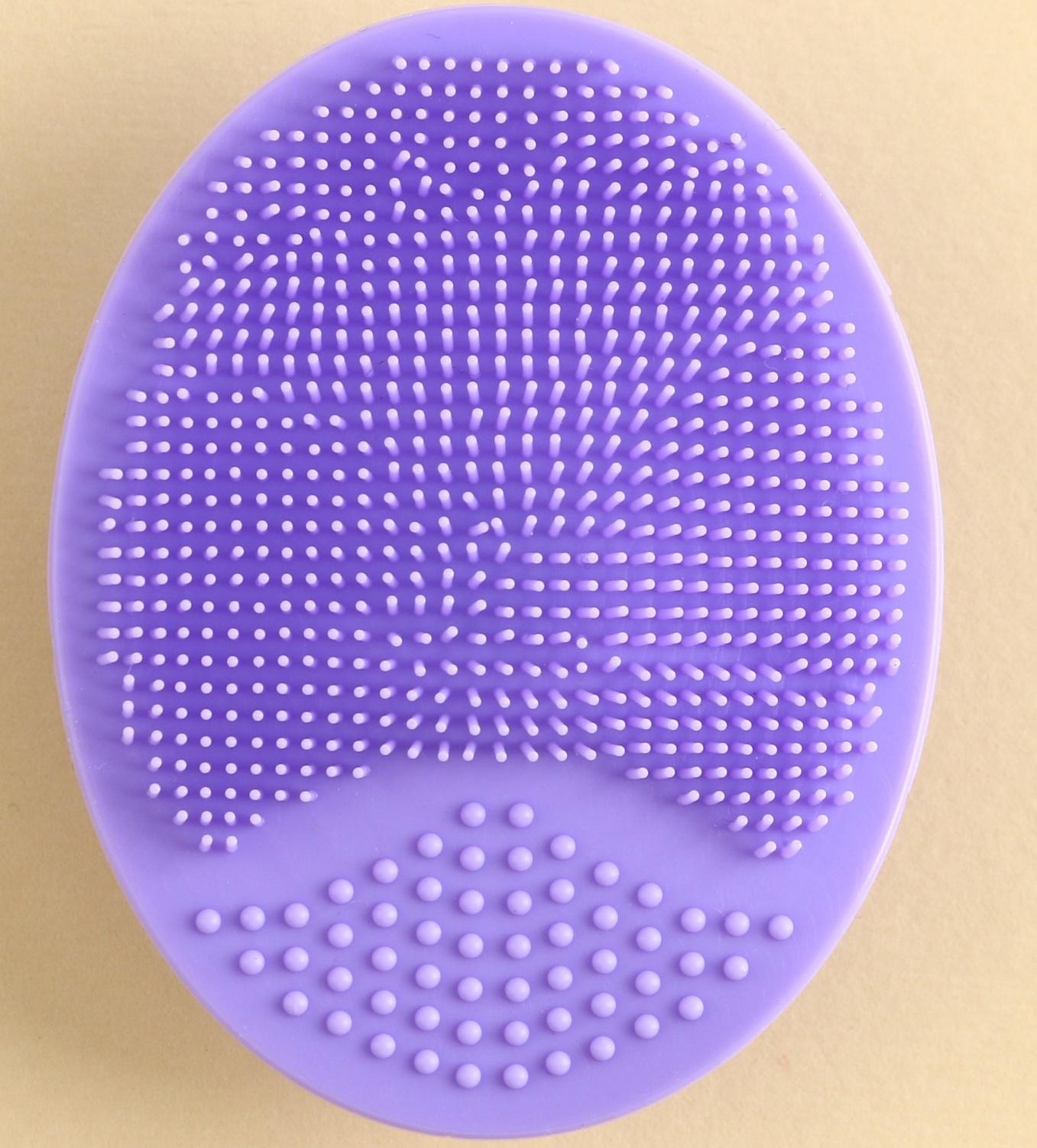 Силиконовый спонж для умывания в пакете 