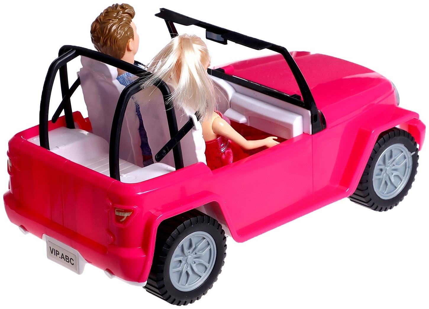 Набор кукол «Семья» на машине