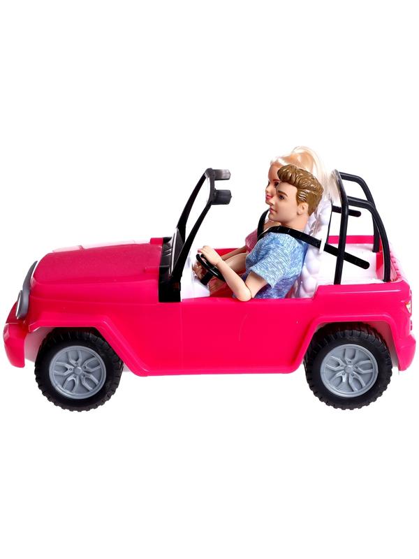 Набор кукол «Семья» на машине