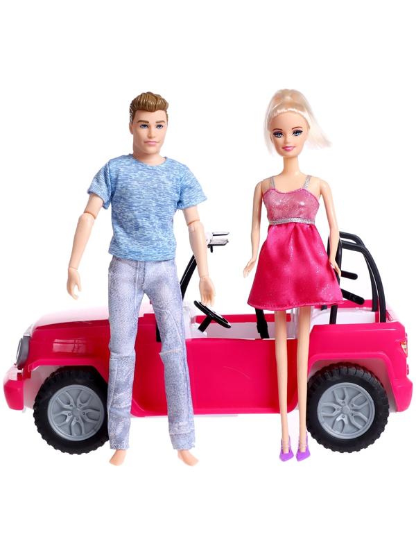 Набор кукол «Семья» на машине