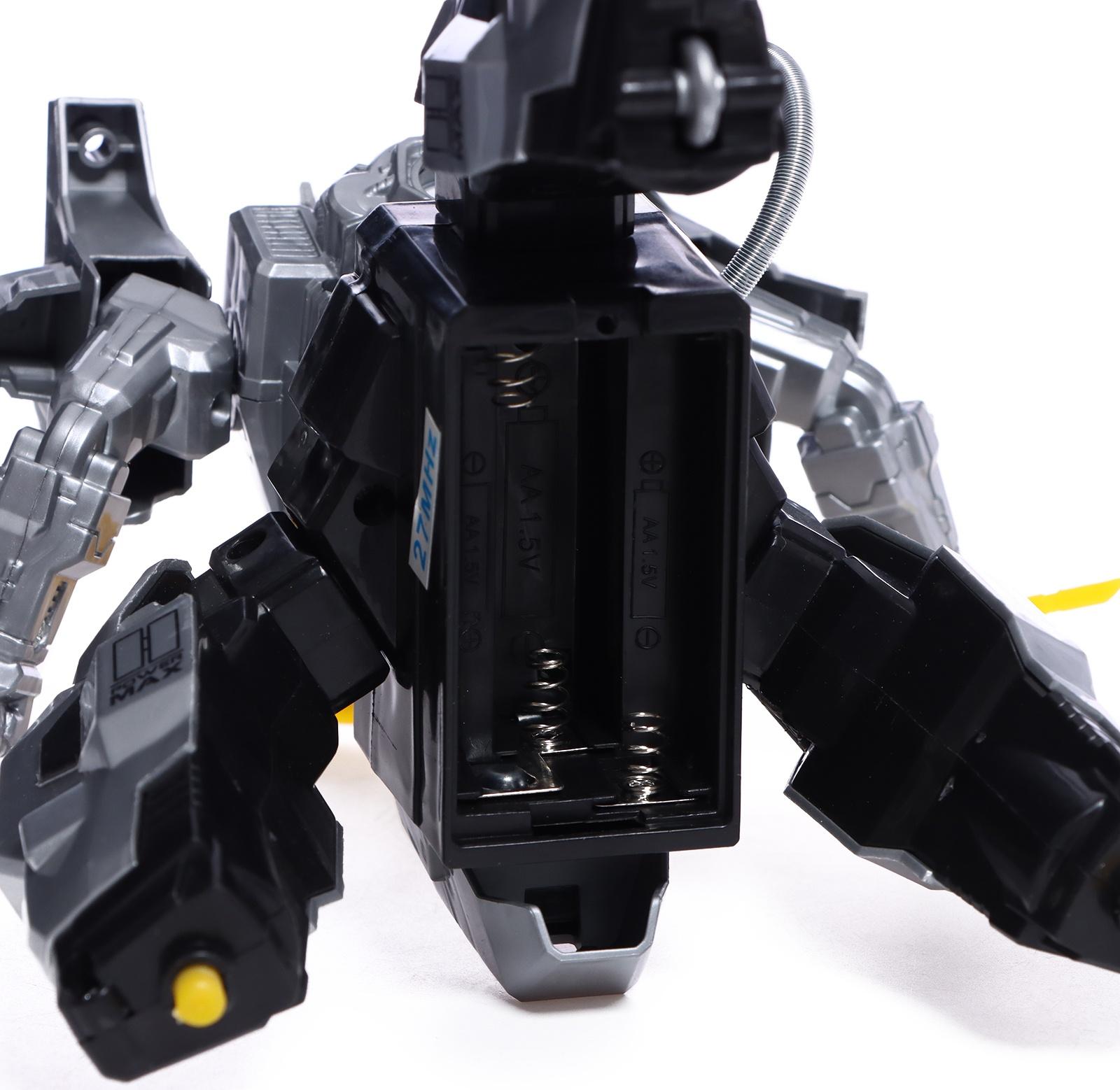 Робот радиоуправляемый «Киборг», световые и дымовые эффекты, работает от батареек