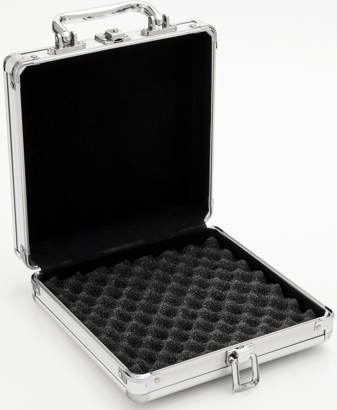 Металлический кейс, 21 х 21 х 6.5 см