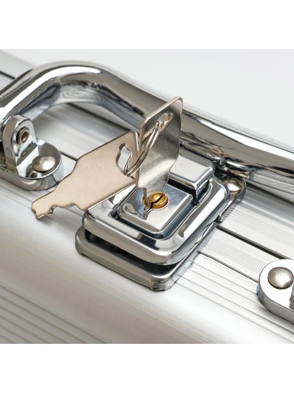 Металлический кейс, 21 х 21 х 6.5 см