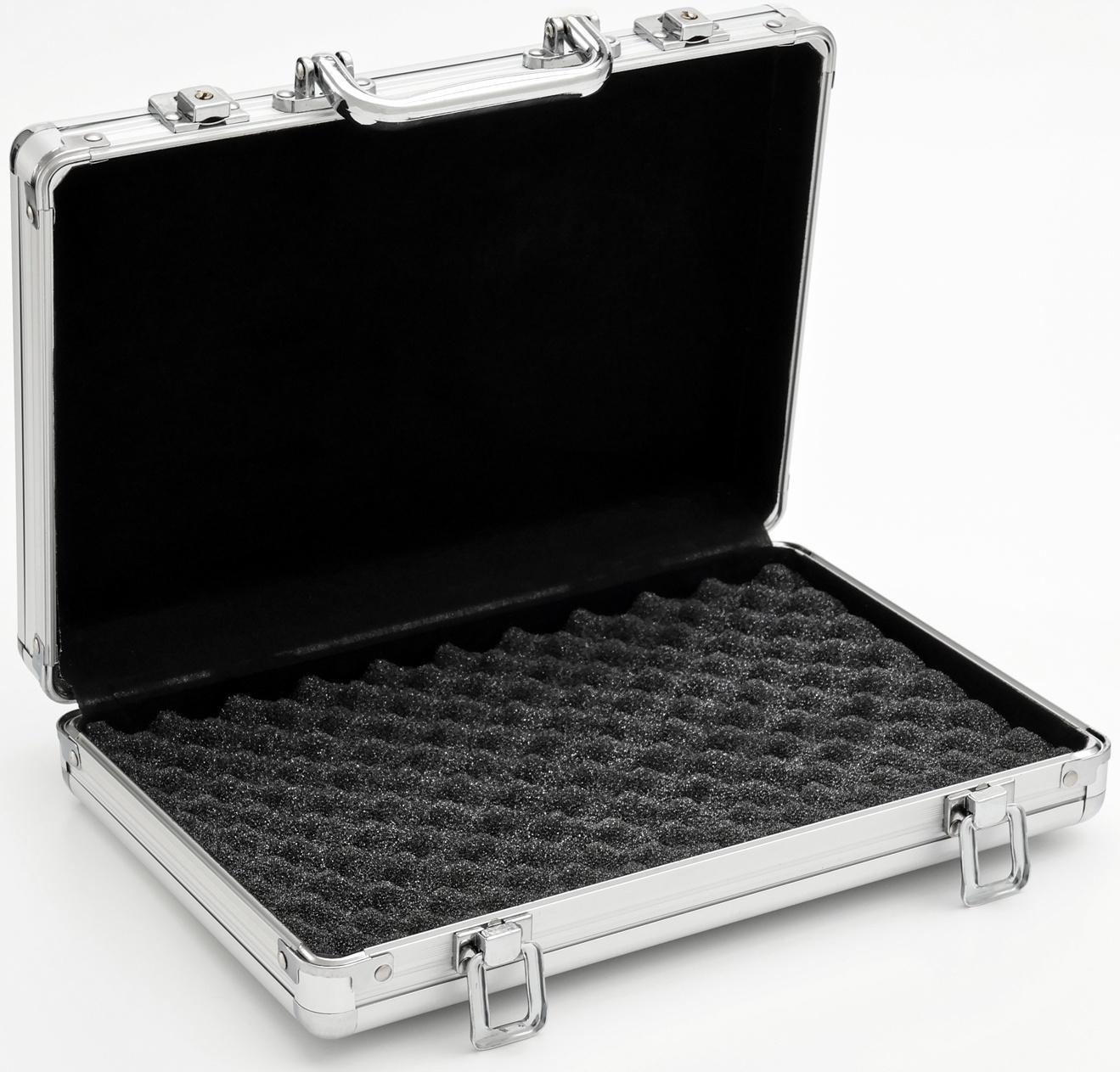 Металлический кейс, 30 х 21 х 6.5 см