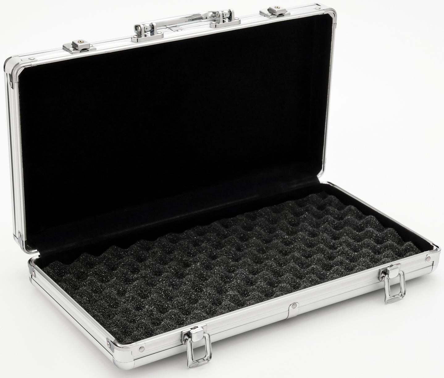 Металлический кейс, 38 х 21 х 6.5 см