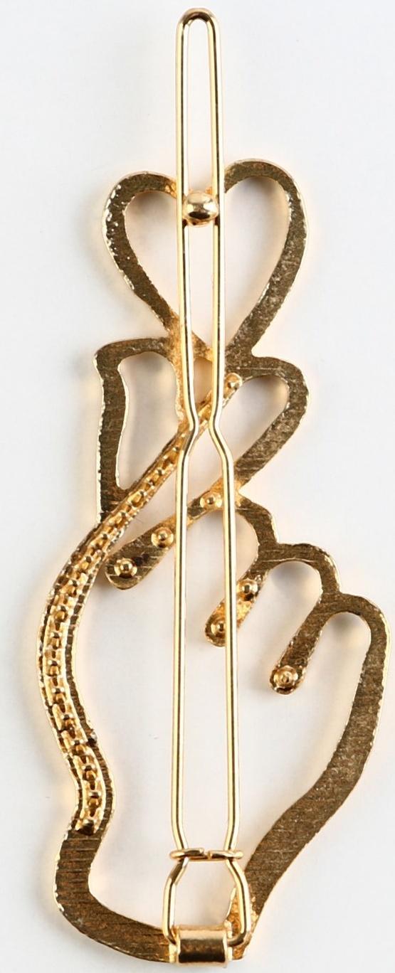 Формовая заколка на подложке 