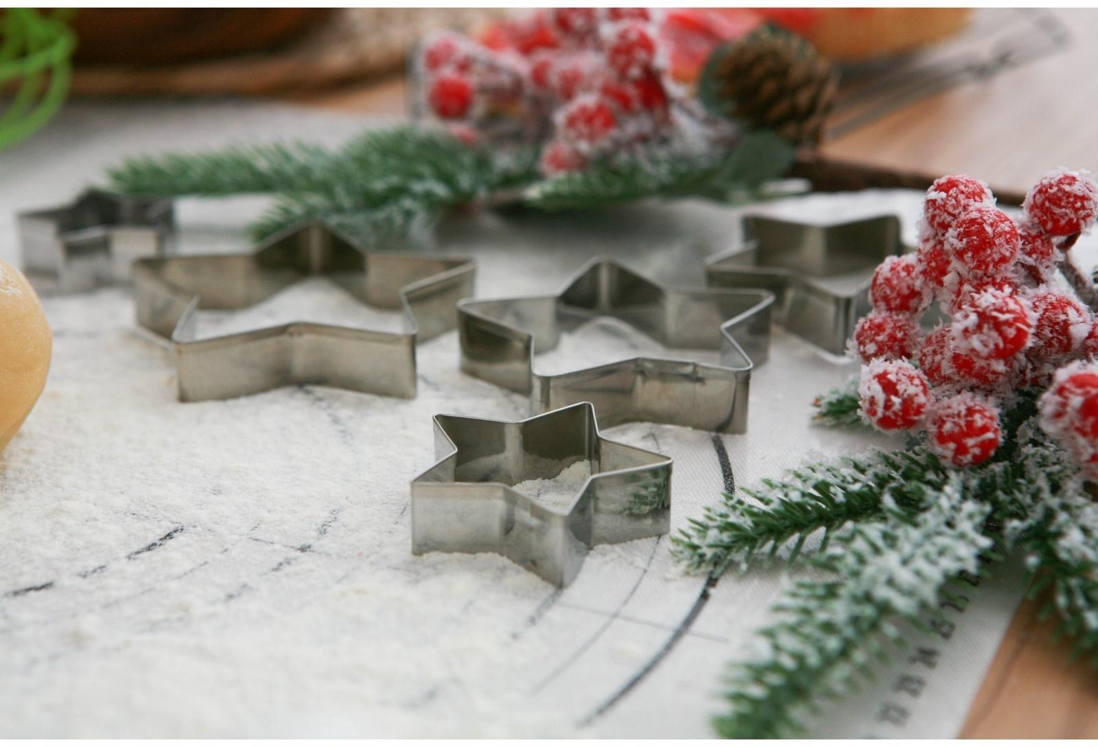 Набор форм для вырезания печенья Доляна «Звёздочки», 5 шт: 8×8×1,5 см, 7×7×1,5 см, 6×6×1,5 см, 5×5×1,5 см, 3,9×3,9×1,5 см, цвет хромированный