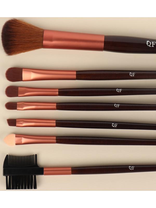 Набор кистей для макияжа «Рептилия», 7 предметов, чехол на кнопке, цвет чёрный