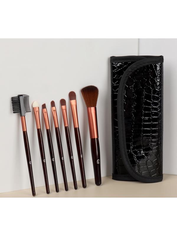 Набор кистей для макияжа «Рептилия», 7 предметов, чехол на кнопке, цвет чёрный