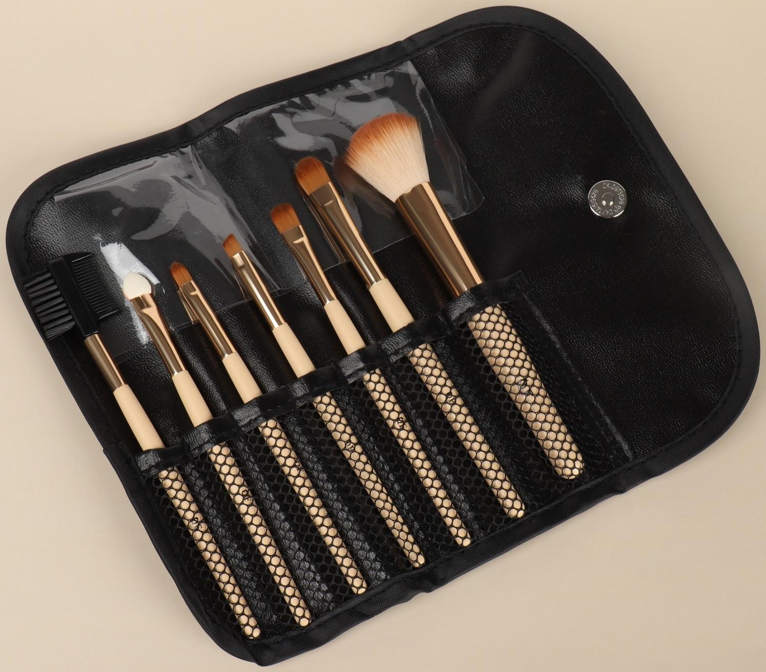 Набор кистей для макияжа «Франция», 7 предметов, чехол на кнопке, цвет бежевый/коричневый