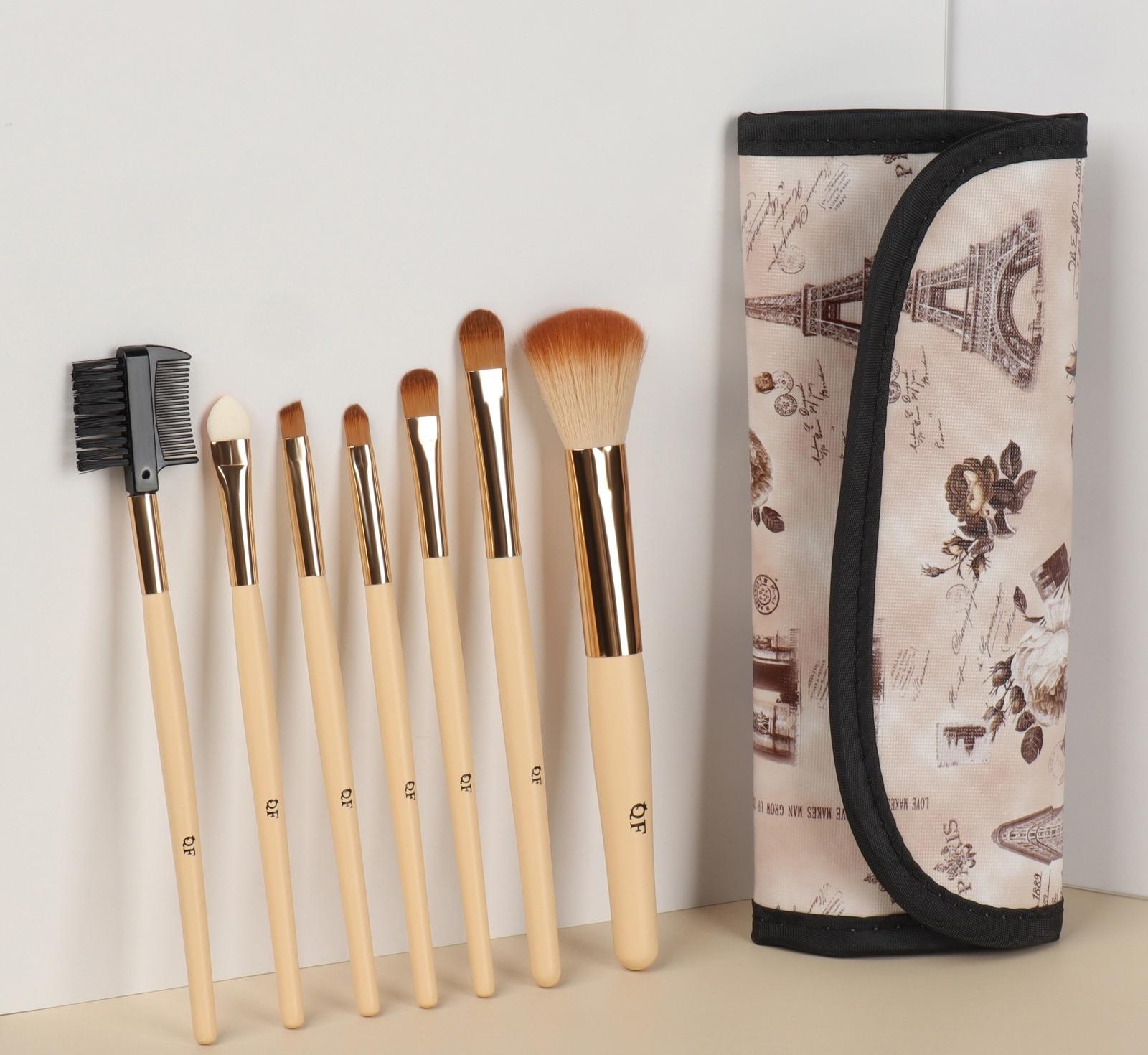 Набор кистей для макияжа «Франция», 7 предметов, чехол на кнопке, цвет бежевый/коричневый
