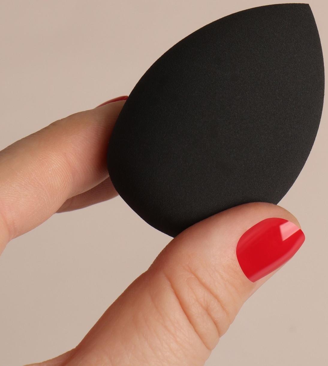 Спонж для макияжа «Капля», 6 × 4 см, увеличивается при намокании, цвет чёрный