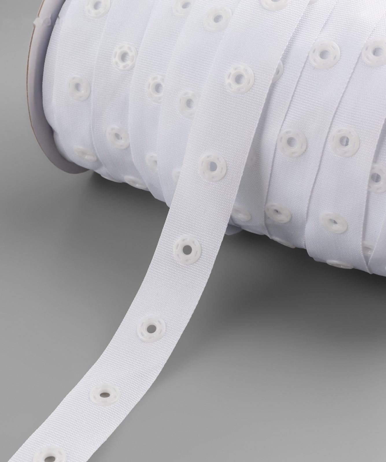 Тесьма с кнопками, 25-25 мм, 17 мм × 45 ± 1 м, цвет белый
