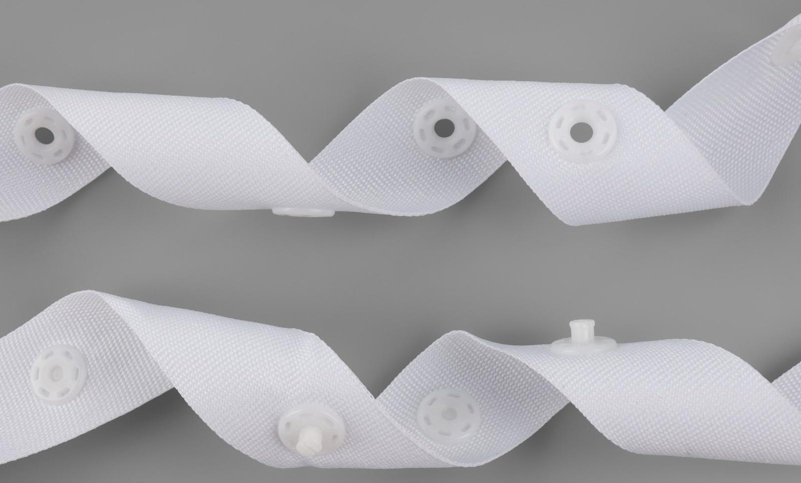 Тесьма с кнопками, 25-25-50 мм, 17 мм × 45 ± 1 м, цвет белый