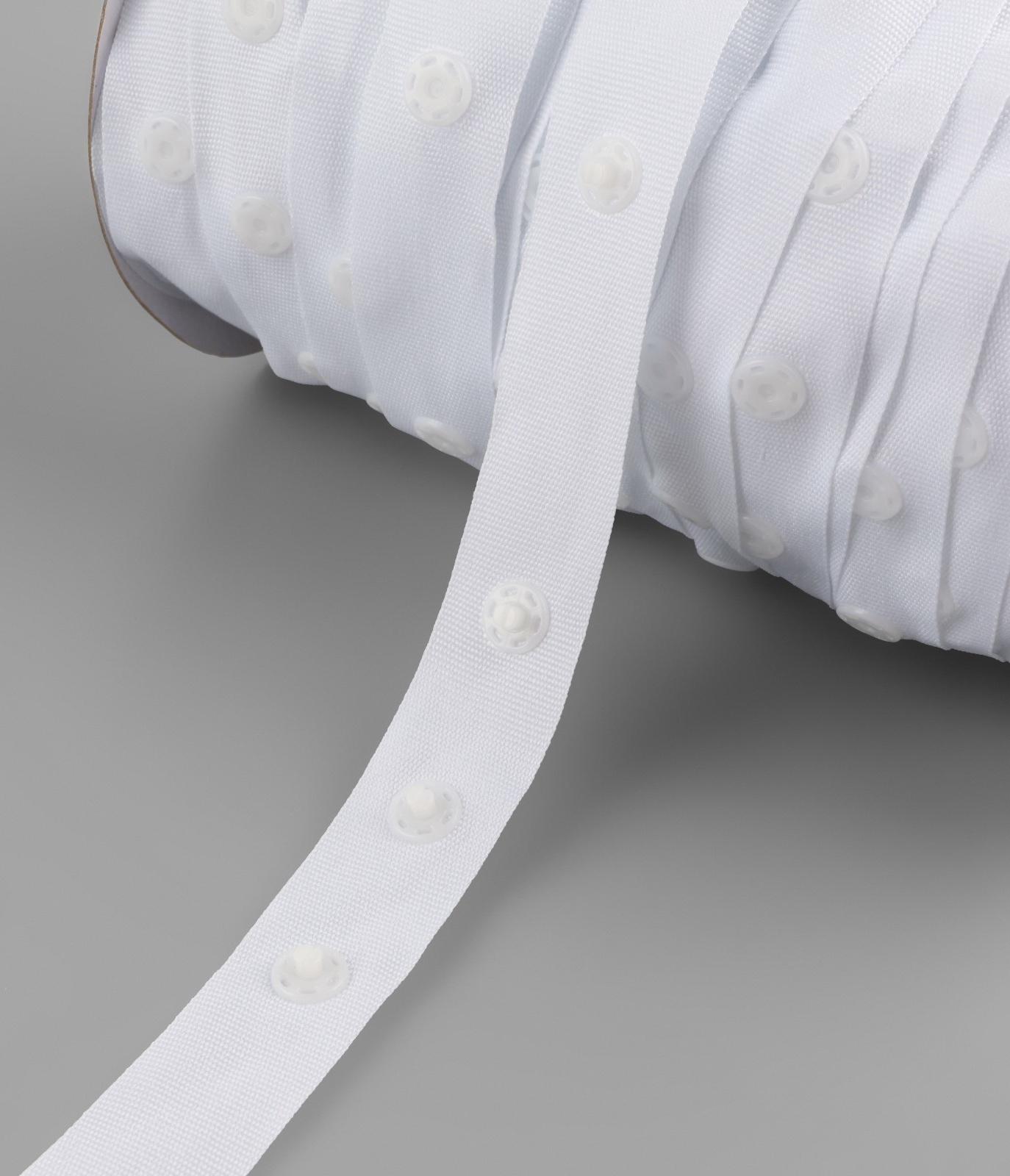 Тесьма с кнопками, 25-25-50 мм, 17 мм × 45 ± 1 м, цвет белый
