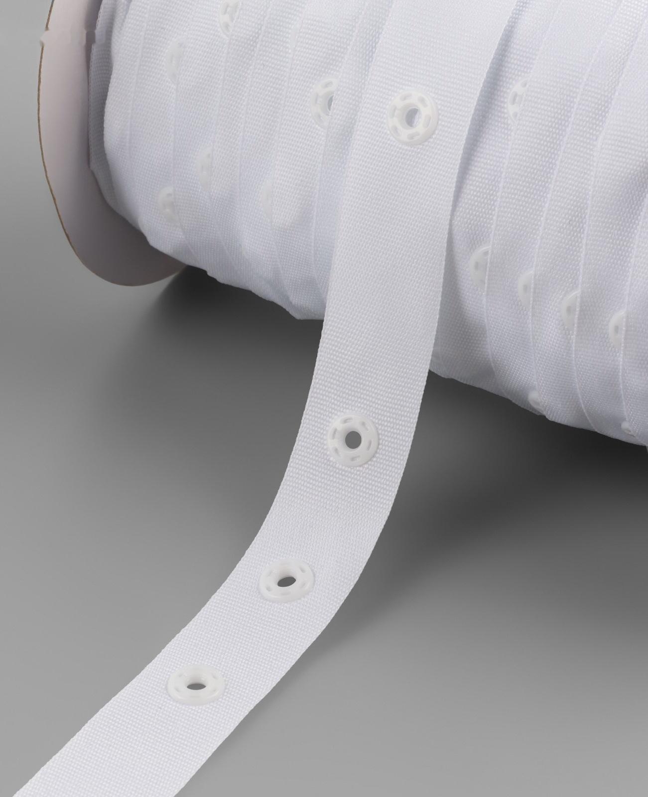 Тесьма с кнопками, 25-25-50 мм, 17 мм × 45 ± 1 м, цвет белый