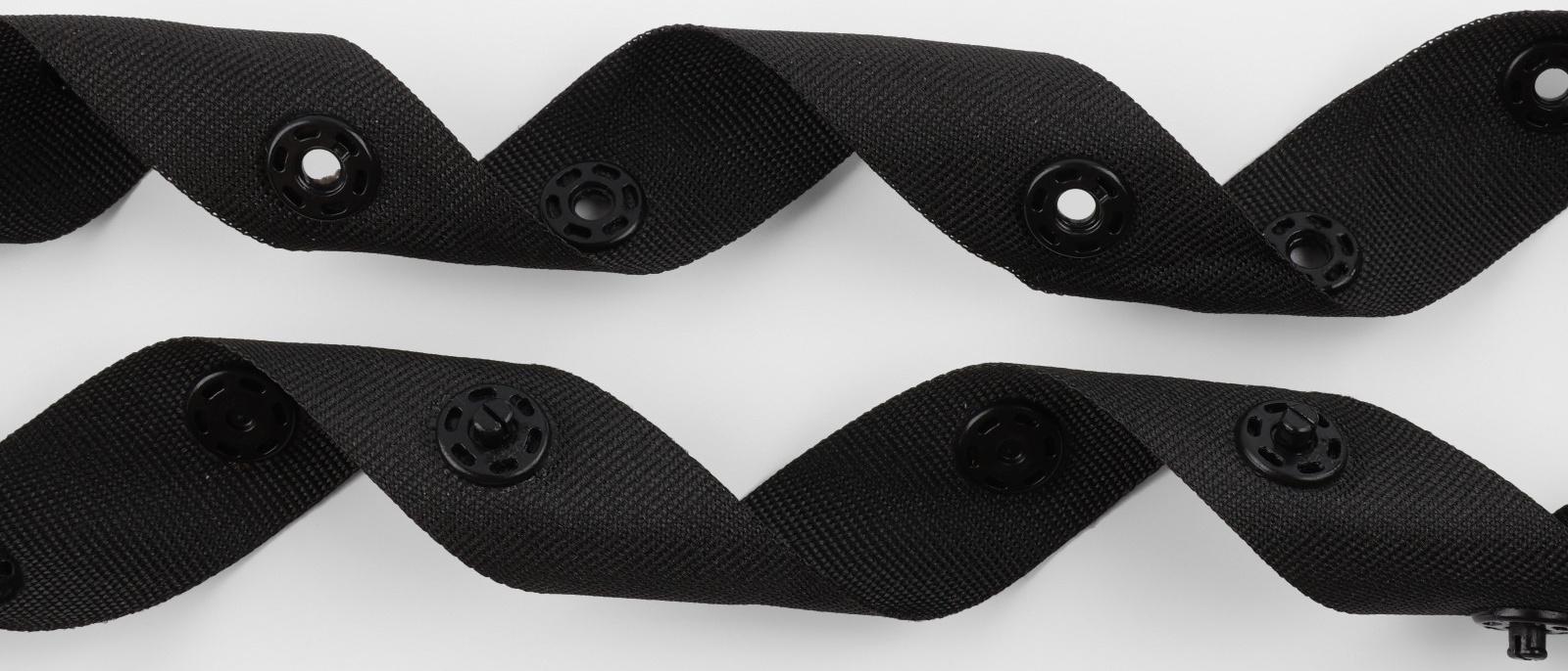 Тесьма с кнопками, 25-25-50 мм, 17 мм × 45 ± 1 м, цвет чёрный