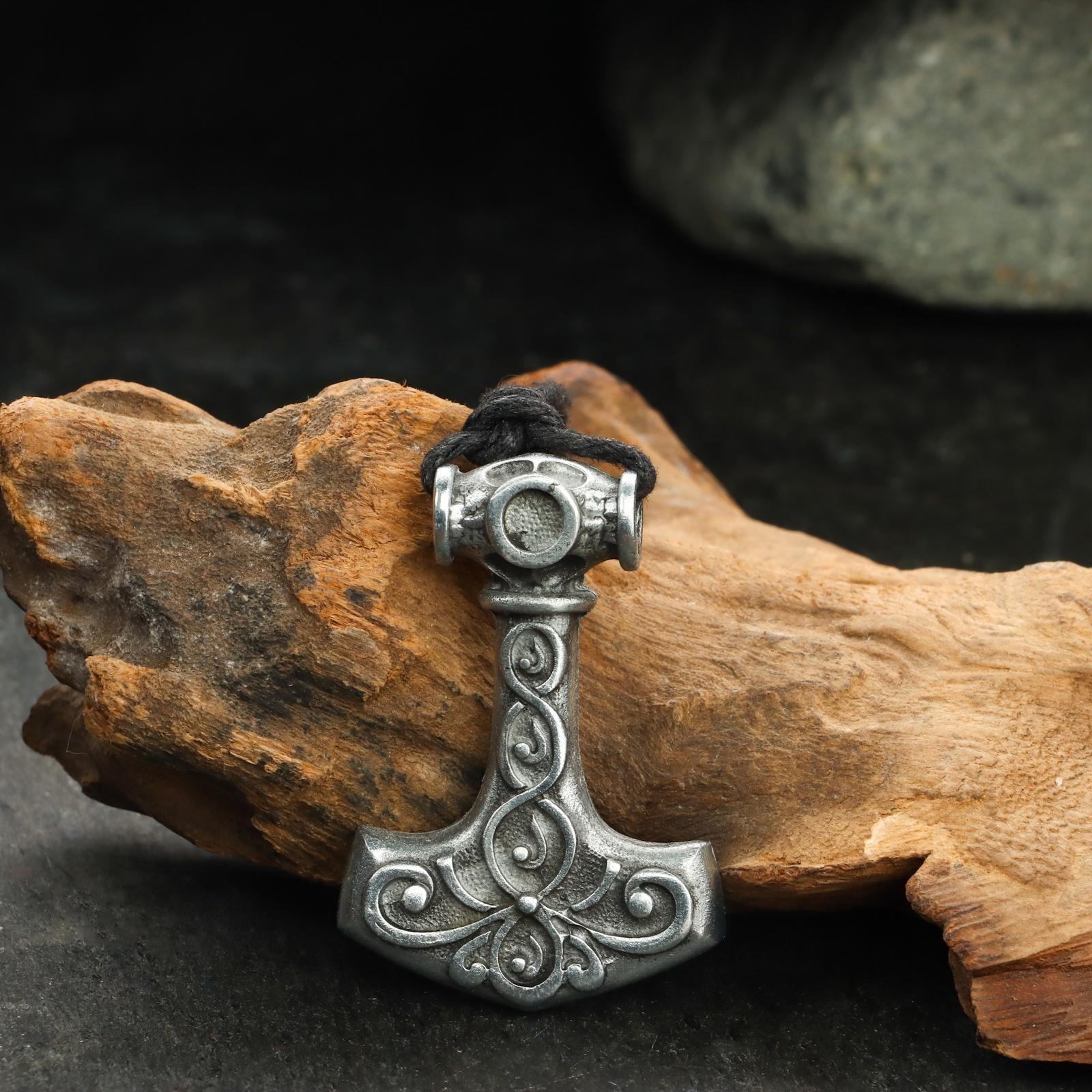 Амулет защитный 