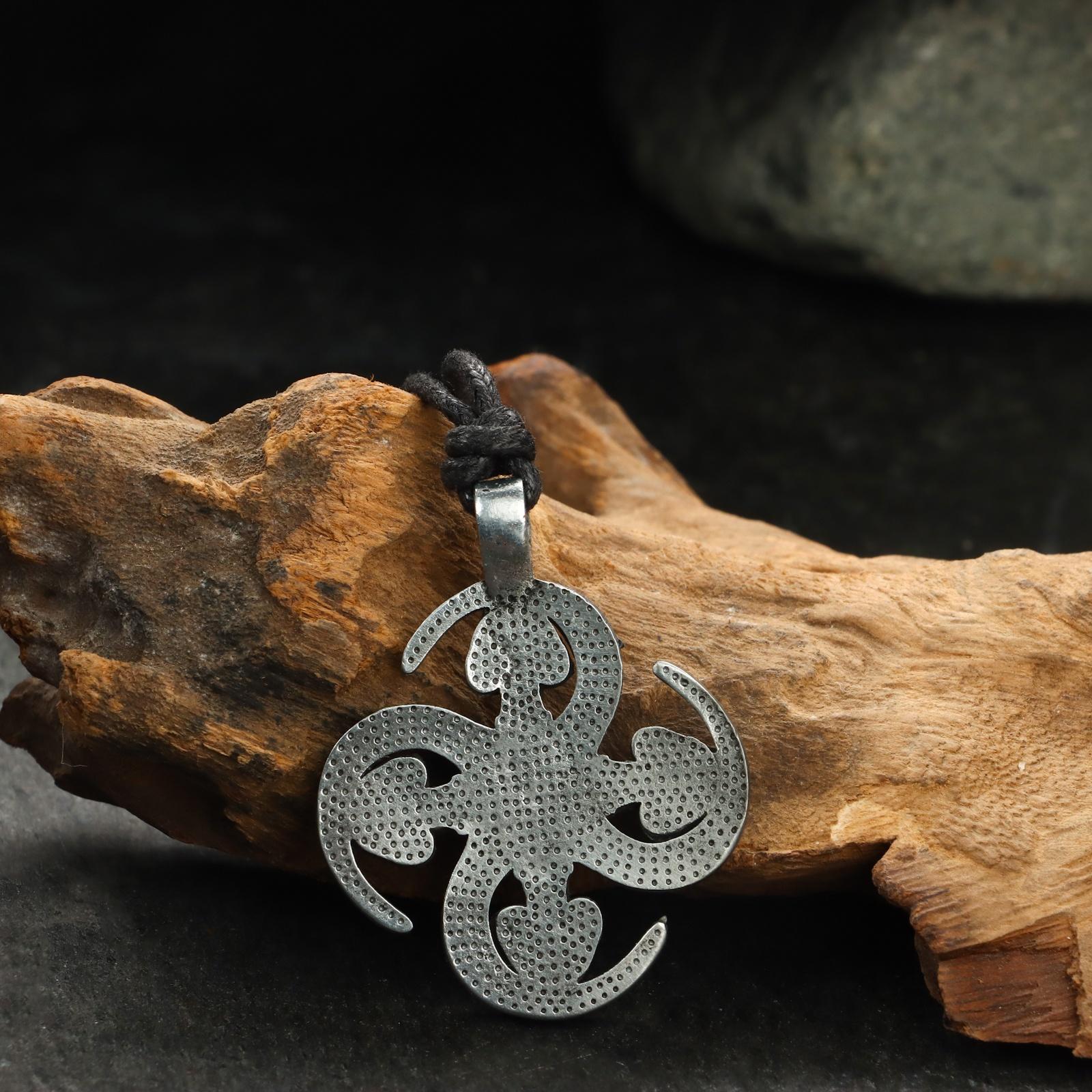 Амулет защитный 