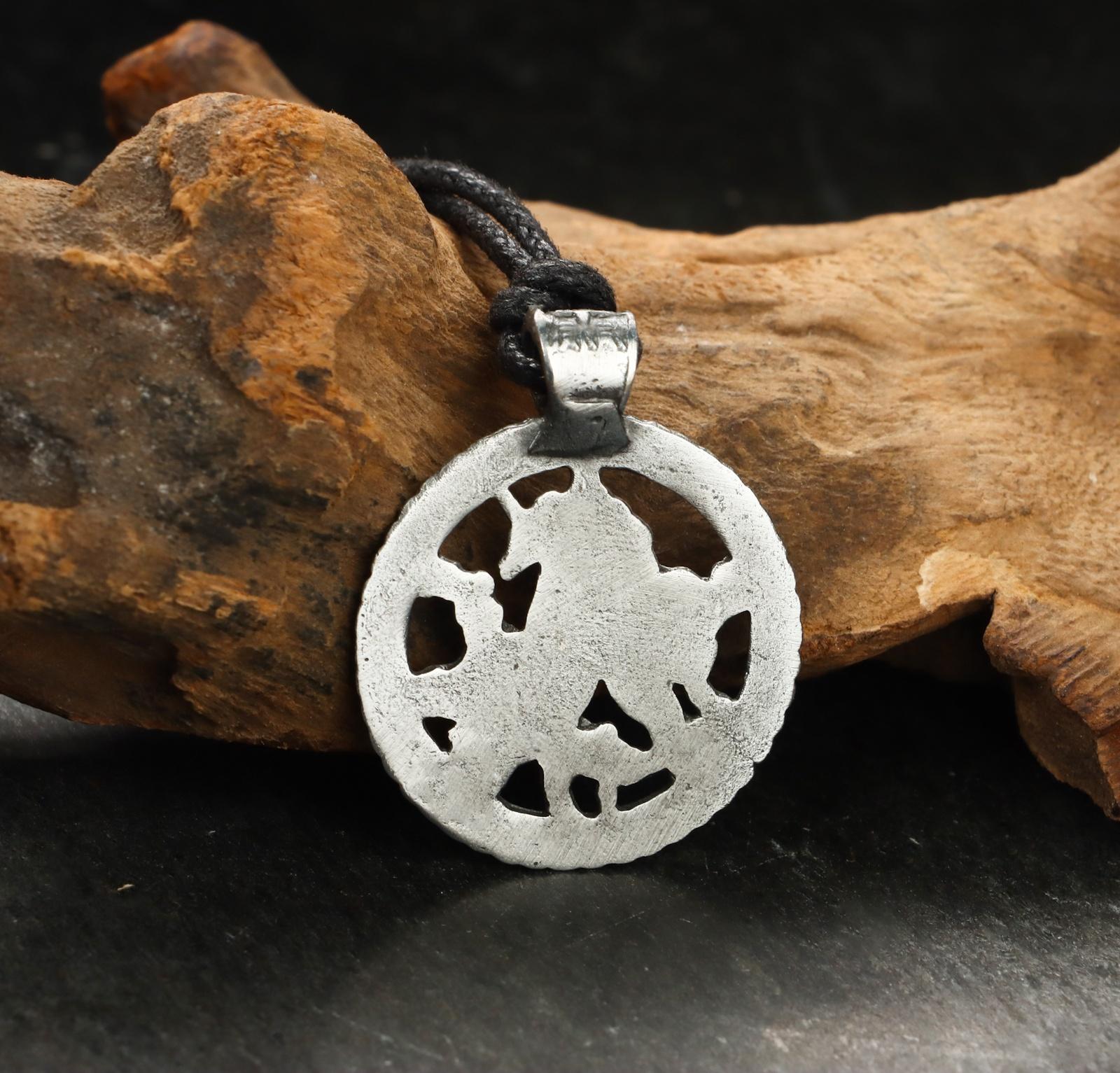 Амулет защитный №9 «Индрик-зверь», 28х28мм, металлический