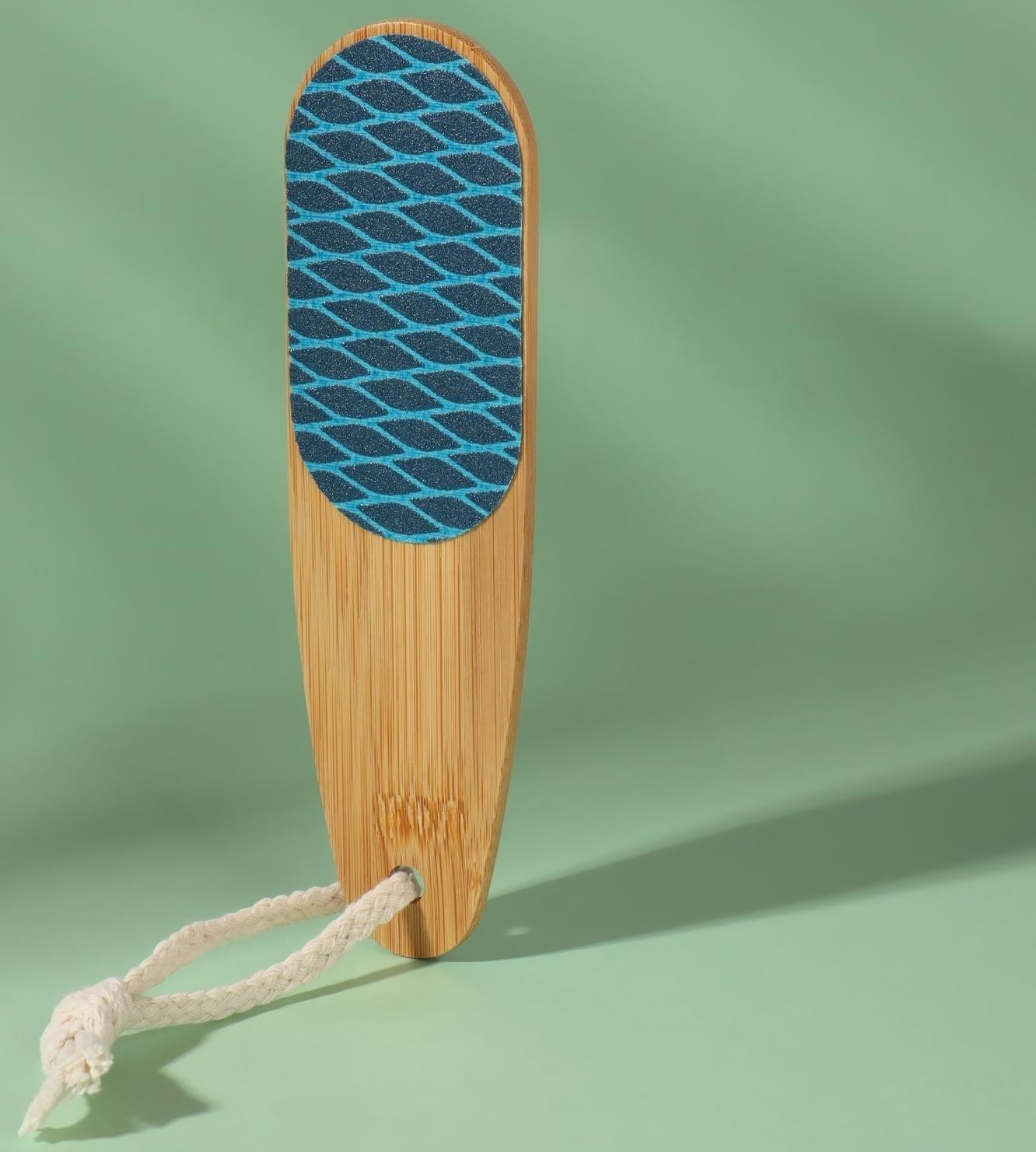 Тёрка для ног «BAMBOO», наждачная, двусторонняя, с подвесом, 18 см, бамбуковая