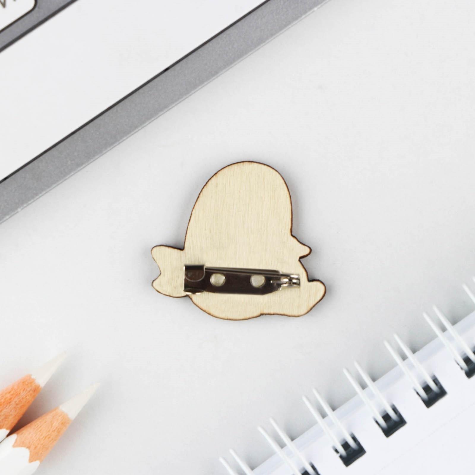 Значок с наклейками